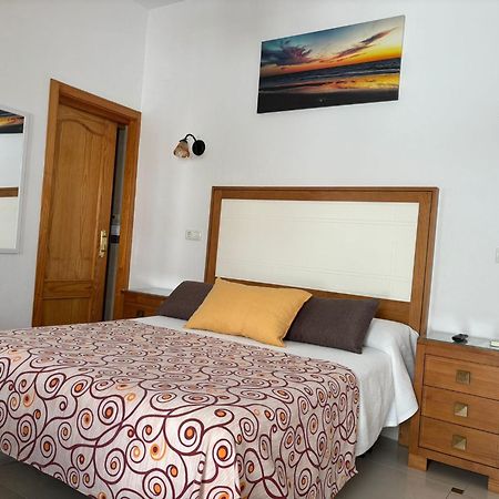 Hostal Los Arcos Hotel Chipiona Exterior photo