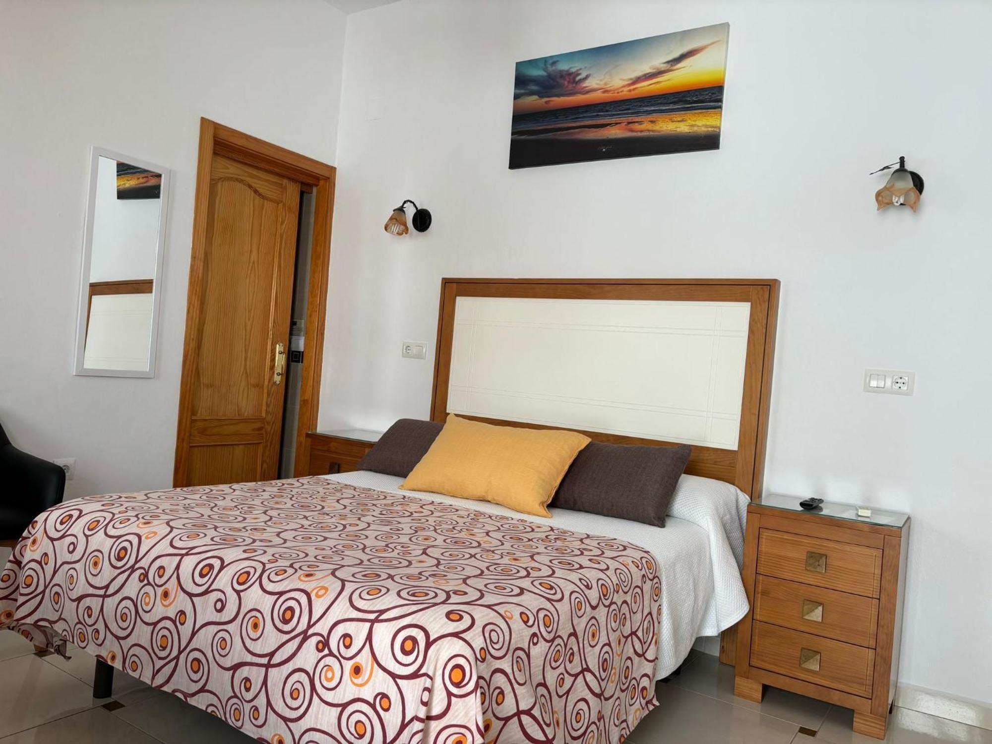 Hostal Los Arcos Hotel Chipiona Exterior photo